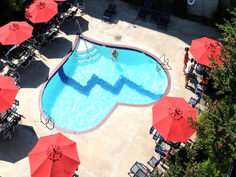 Elvis Presley'S Heartbreak Hotel Memphis Exterior photo